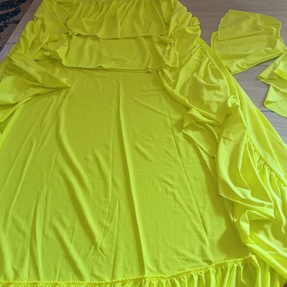 Women Ruffle One-Shoulder Top And Irregular Skirts 2 Piece Set - Picture 9 of 15